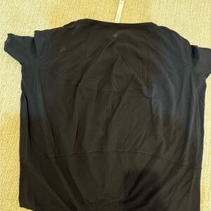 Lululemon size 6 black top